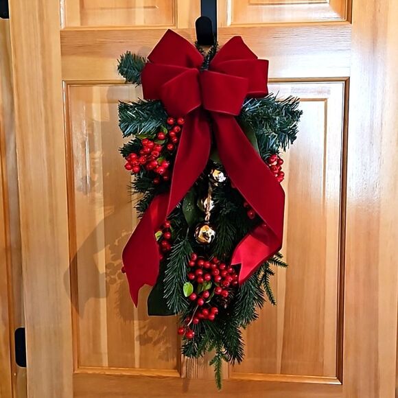 Winter Door Swag - Picture 1 of 2